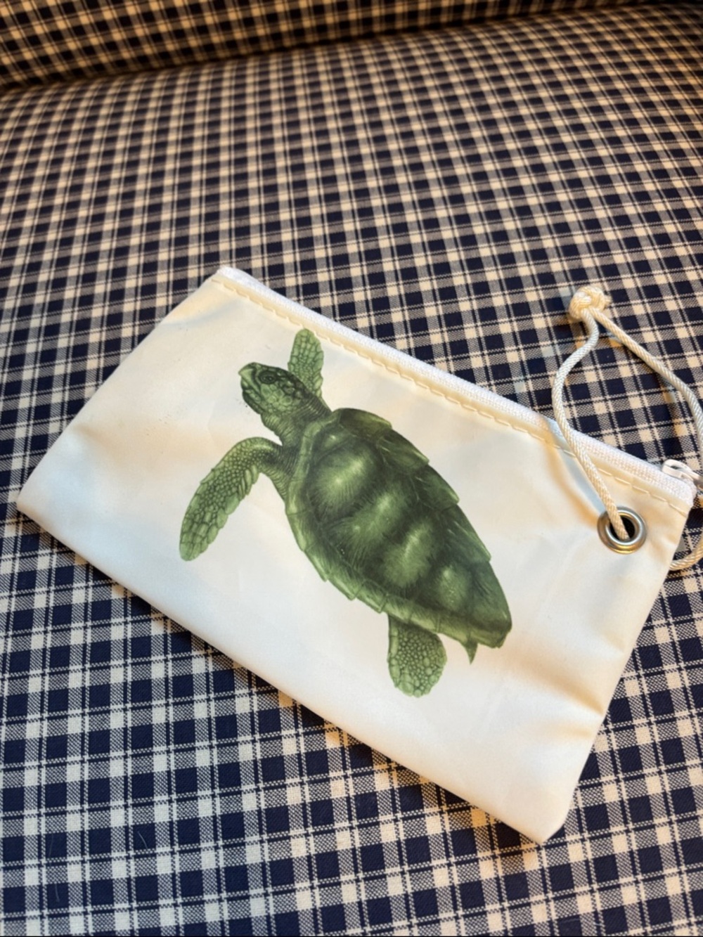 SEA BAGS White Canvas Pouch with Turtle Accent